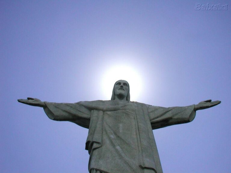 Cristo luce del mondo abbraccio di pace