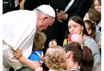 papa Francesco bimbi malati krakow